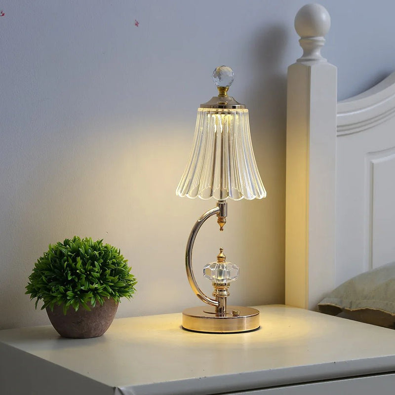Luxe Nest - Vintage gouden tafellamp gemaakt van crystal